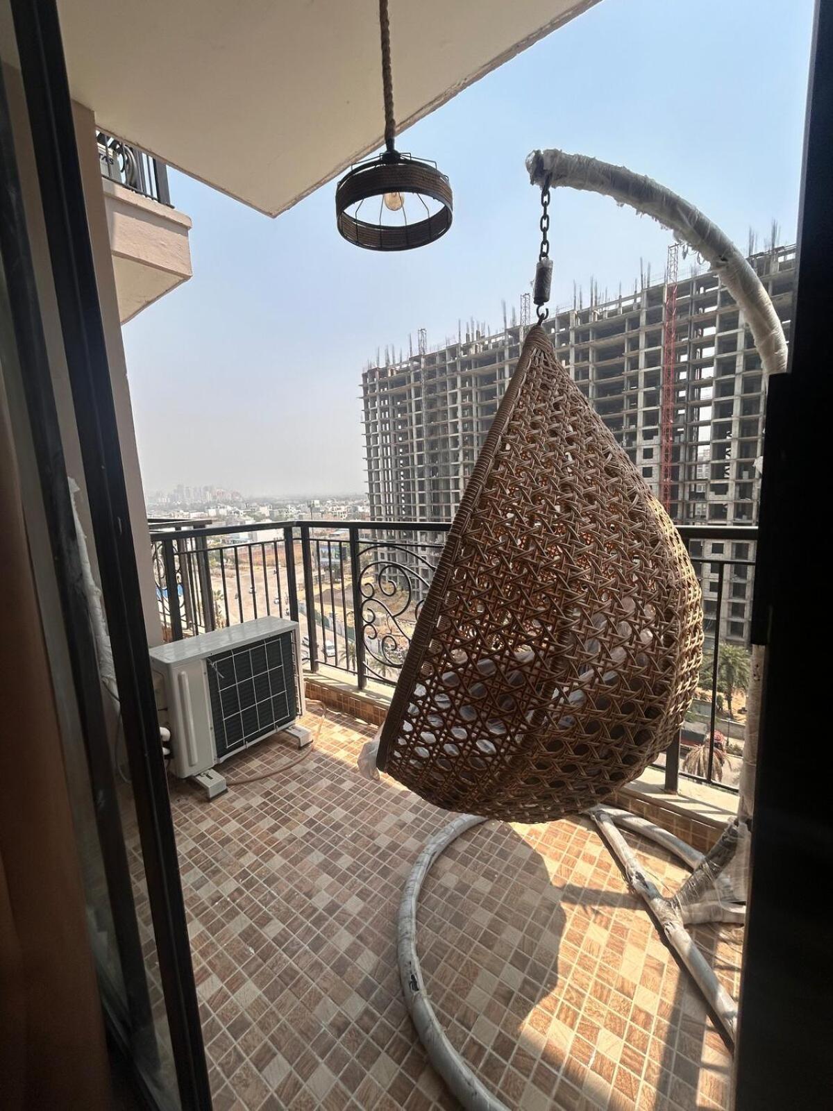 Apartment Up In The Clouds Omaxe Hazratganj *